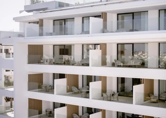 FLAG HOTEL Marbella