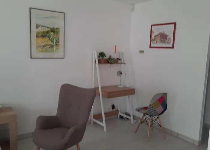 Les Romarins, appartement impeccable et son parking privé