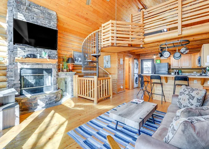 Cozy Mountain Condo Across From Snow King Ski Mtn!