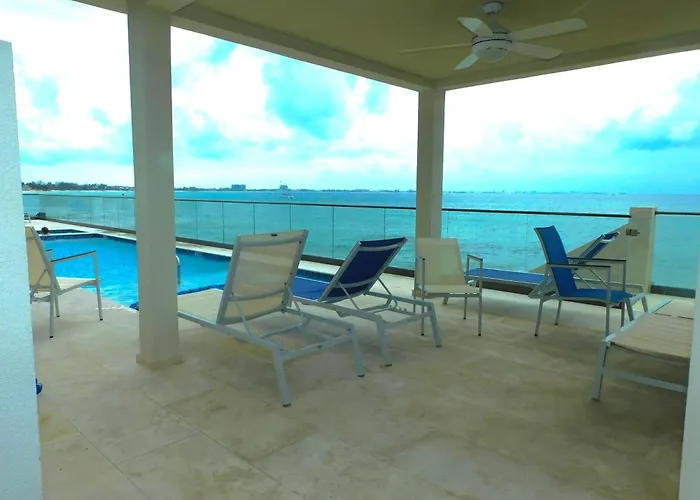 Oceanfront With 7 Mile Beach Views, Ground-Floor, Pool, Sleeps 6
