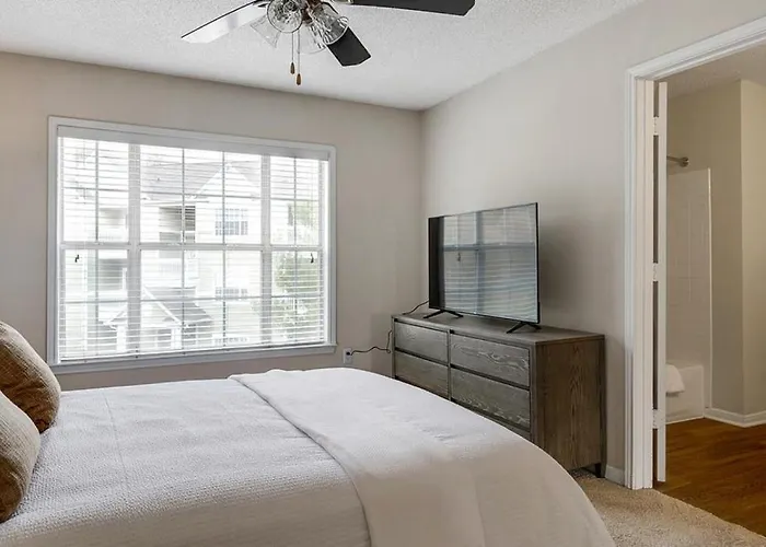 Landing Modern Apartment With Amazing Amenities