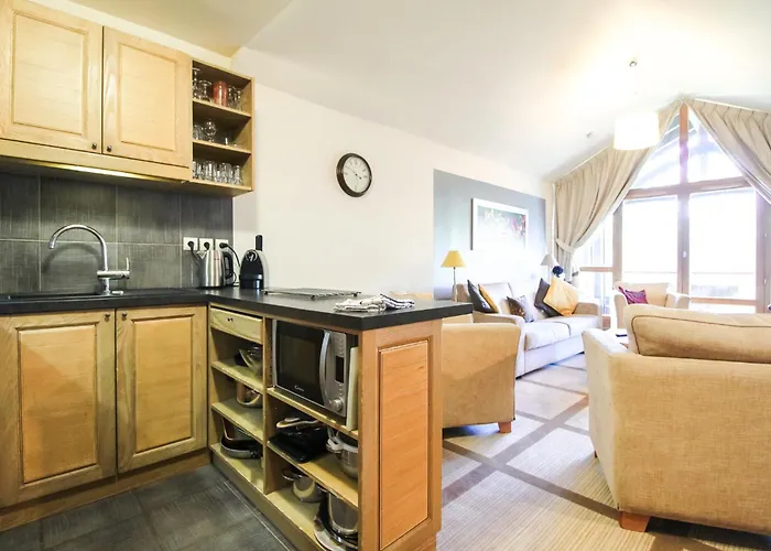 Exceptional 3 Bed Penthouse With Fireplace And Stunning Views