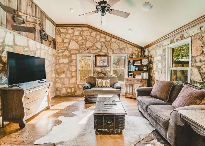 The Camp Blanco By Lodgewell - Riverfront Retreat 2 Homes, Bunk House, Game Room & More