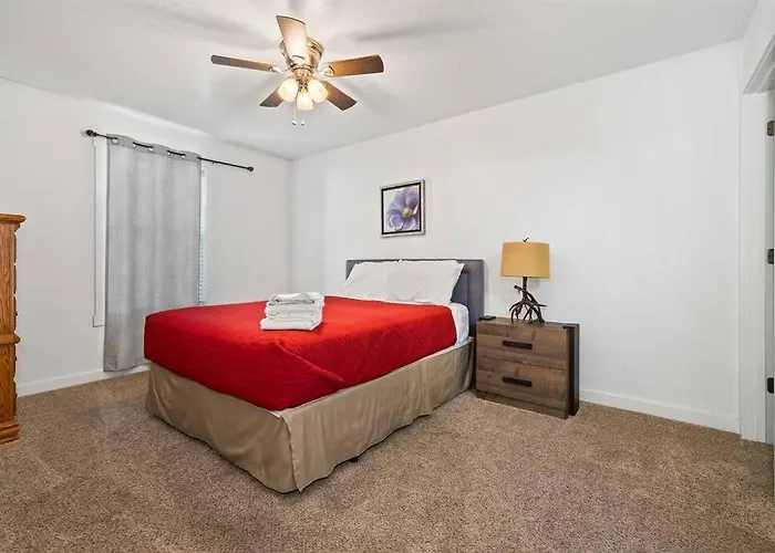 Peaceful & Comfy Single Level Town Home