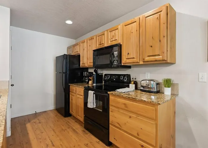 Charming Home W/ Fenced Yard On Quiet Street