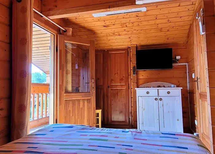A BIAS Chalet 4 à 6 Personnes Entièrement Climatisé Chargeur VE 7kw-Wifi-Balnéo et Piscine