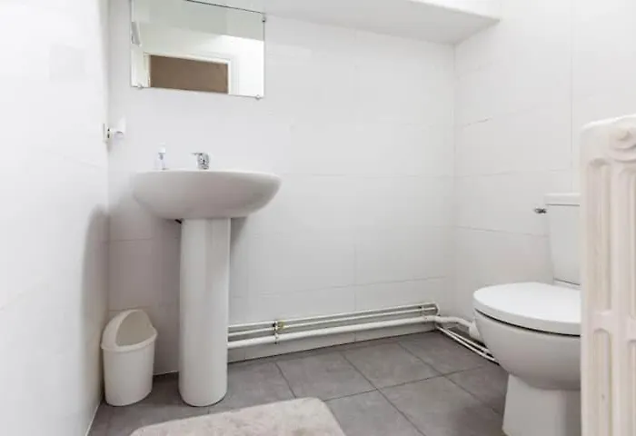 Maison Briand - Grande chambre chez l'habitant - Melun Centre - Wifi, Netflix, Smart TV, Lit à mousse mémoire de forme