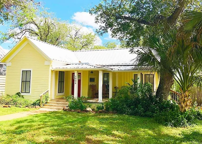 Aunt Hattie'S Farmhouse