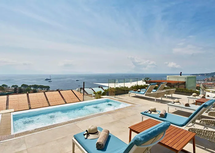 Best Selfcatering De Bonart Naples, Curio Collection By Hilton