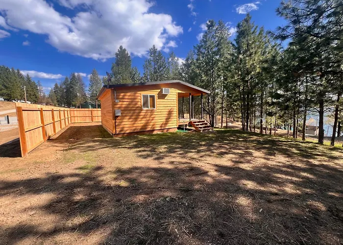 Rustic 1 Bd 1 Ba Cabin At Waitts Lake Resort