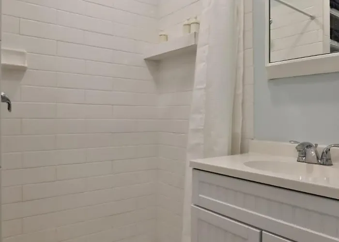 Cozy 1Br Beach Hideaway - One Block To Beach