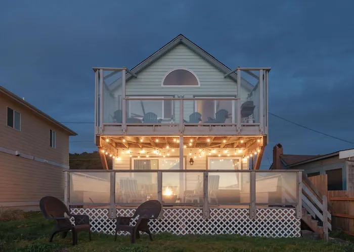 Steps From The Beach! Hottub, $1M Ocean View, Deck