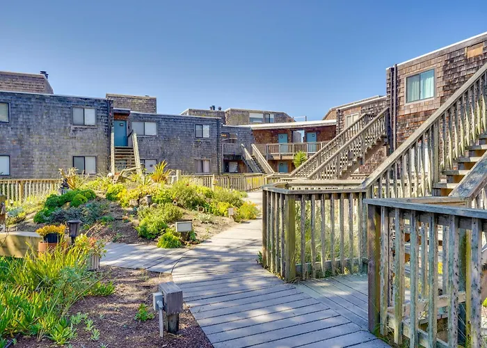 Watsonville Condo W/ Ocean Views & Beach Access