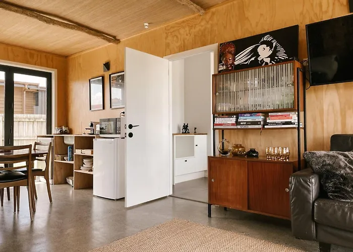 Retro Style Beach Retreat - Matarangi Holiday Unit