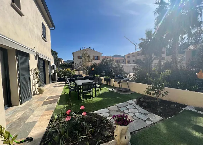 Jardin et 2 chambres centre St Florent