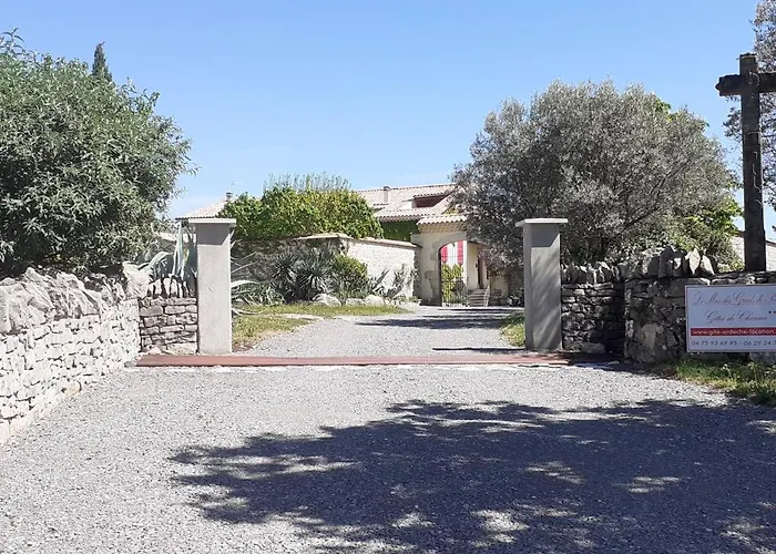 Gîte de charme la Fenière dans Mas en pierres, 2 ch, 70m2, charme, nature, piscine chauffée, sud Ardèche