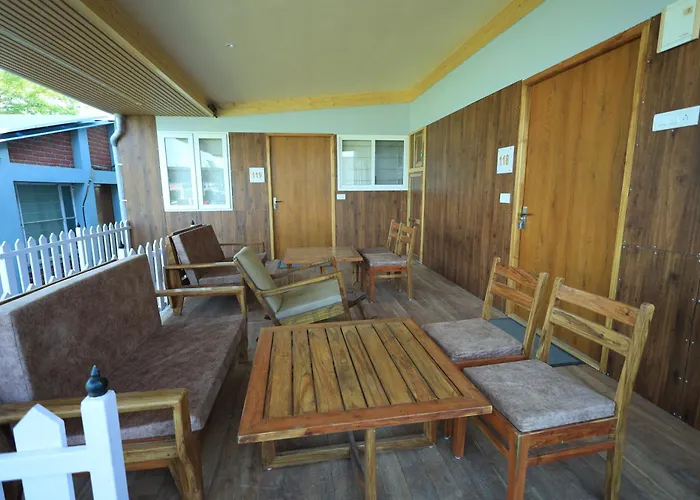 Ping Pong hotel: Amrit Van Resort