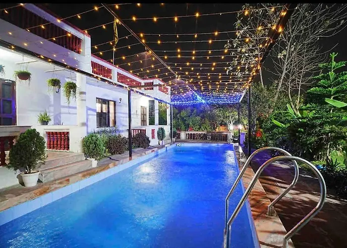 Villa: Achal Farm
