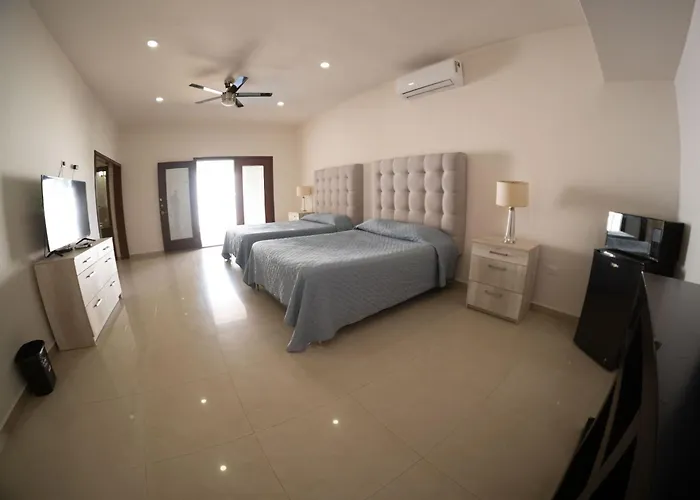21 Suite With Jacuzzi A Shared Pool