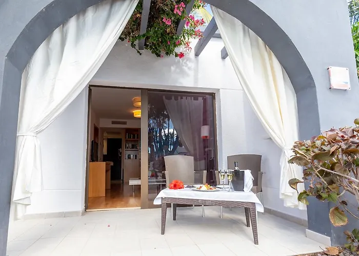 R2 Romantic Fantasia Suites & Dreams - Adults Only