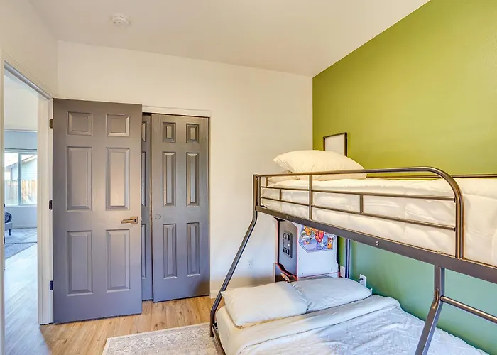Charming Bend Home W/ Porch & Yard: Great Location