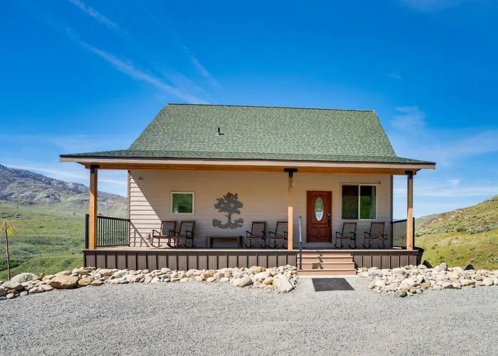 Pateros Home W/ Deck, 7 Mi To Alta Lake Park!