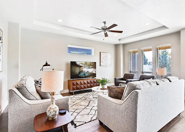 Elegant & Private 3Bd 2Ba Retreat Near The Village At Meridian