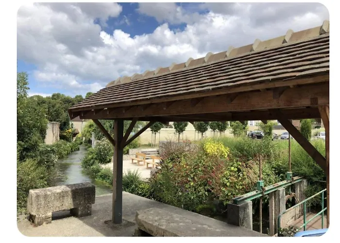 Au cœur du village gîte de la mue