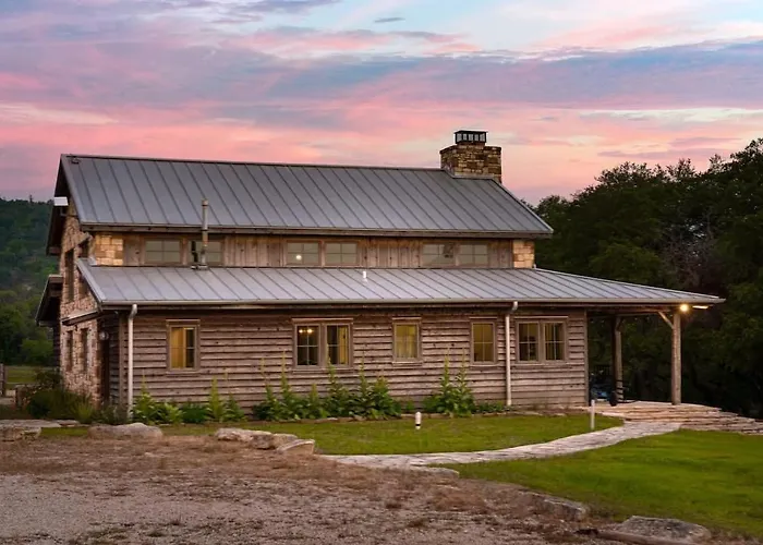 River Hill Ranch, Great Views & River Access!