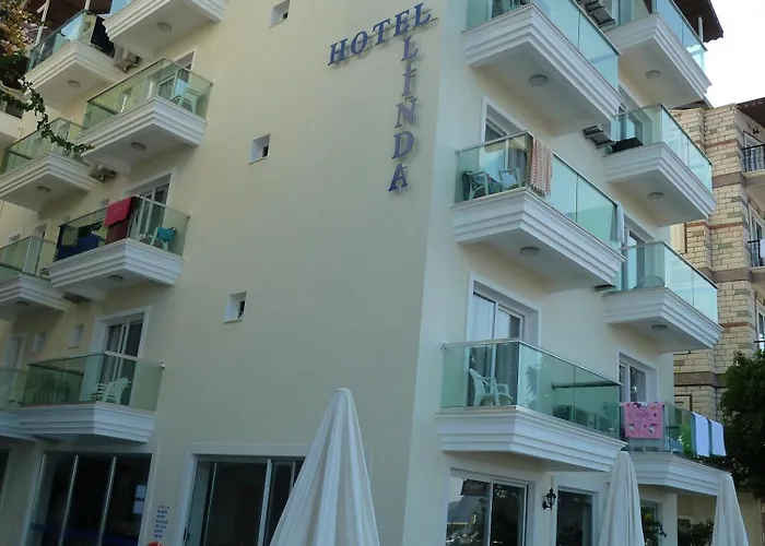 Hotel with pool: Belinda Hotel