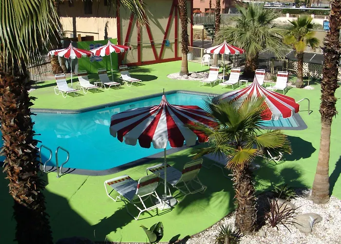 Hotels Close to Airport Desert Lodge