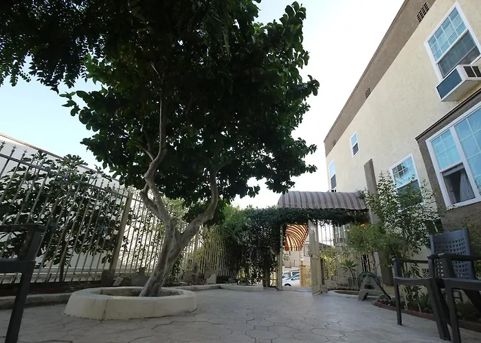 Golf hotel: Trylon Hotel - Hollywood