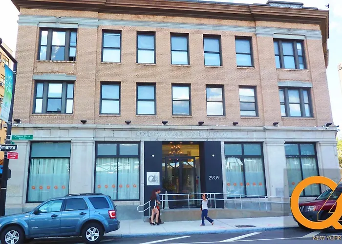 Q4 Hotel And Hostel
