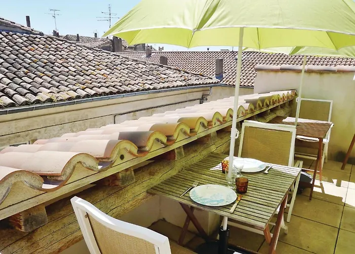 Lovely Home In Beaucaire With Wifi