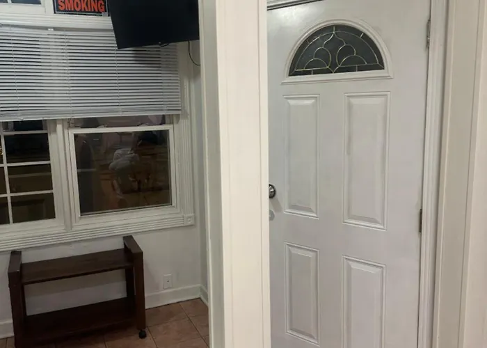 B&B only: Hollywood Rentals Llc