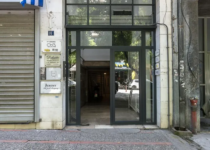 Hotel near College: Westay Apartments #1, The Luxury Suites