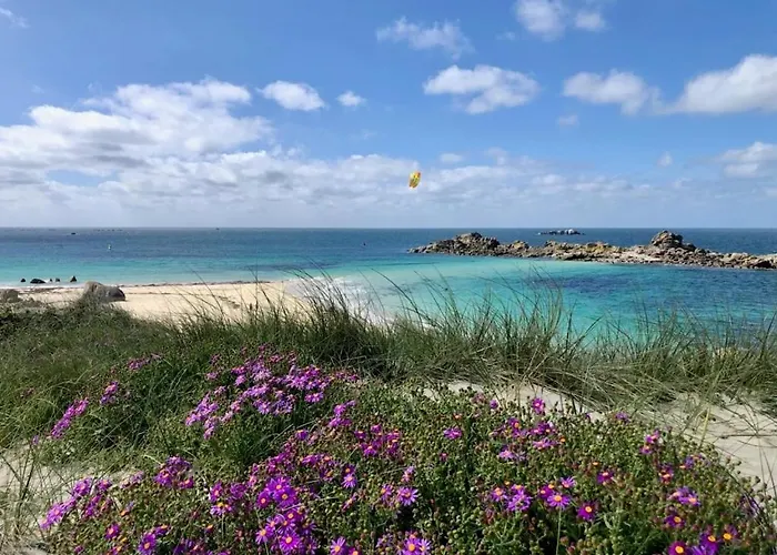 Le 101 - Plage du Dossen à Santec à 1.5 km