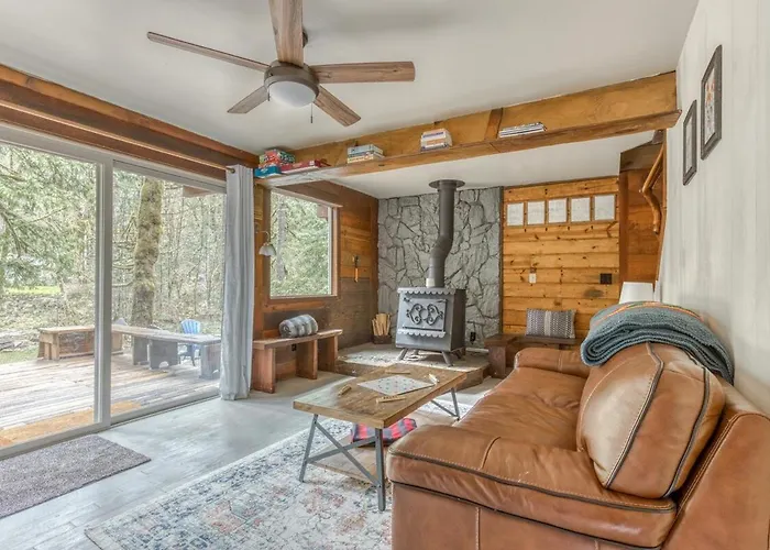 Thompson Cabin - Charming Salmon Riverfront A-Frame Oasis W/ Fireplace