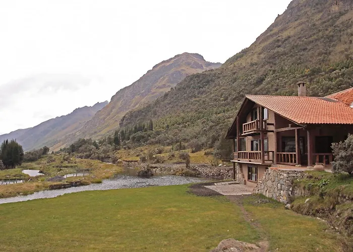 Luxury hotel only: Hacienda Hosteria Dos Chorreras