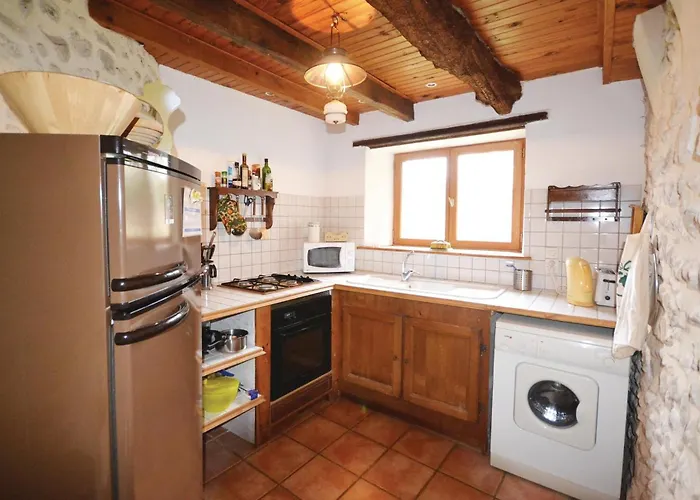 Cozy Home In Valreas With Wifi