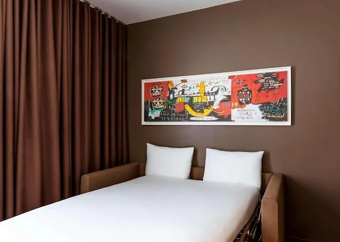 Disneyland Deluxe Flat, Outside Pool, Climatisation, 1 Min To Disney Parks