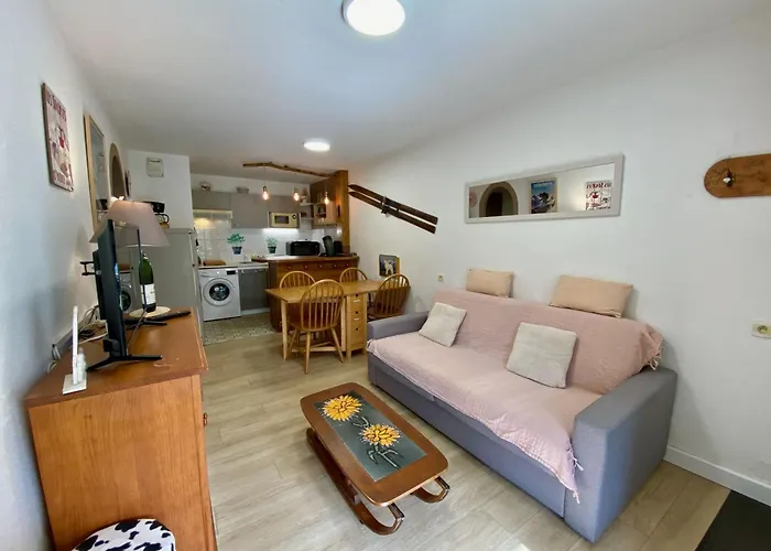 Charmant Logement de plein pied avec piscine 2*