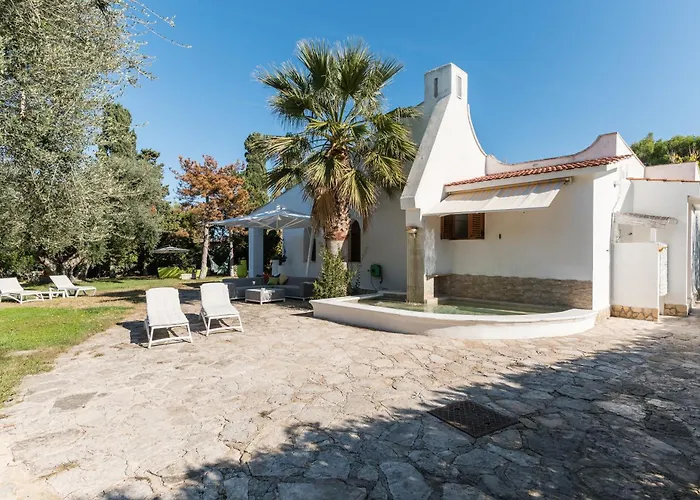 Villa Giglio With Garden And Mini Pool By Rentbeat