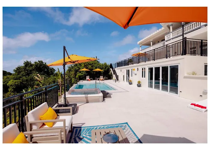 Luxurious Oasis For Groups