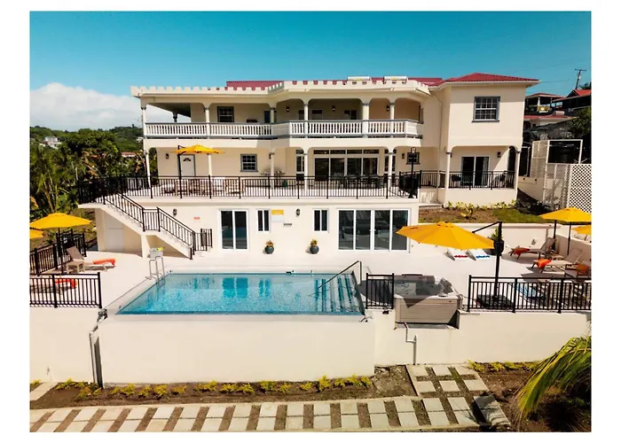 Luxurious Oasis For Groups