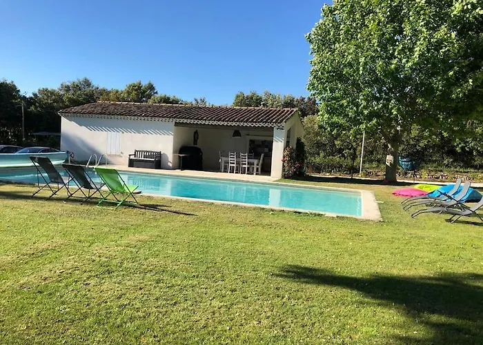 Proche Aix-en-Provence maison avec piscine - 10 personnes