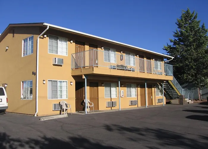 Motels Heritage House
