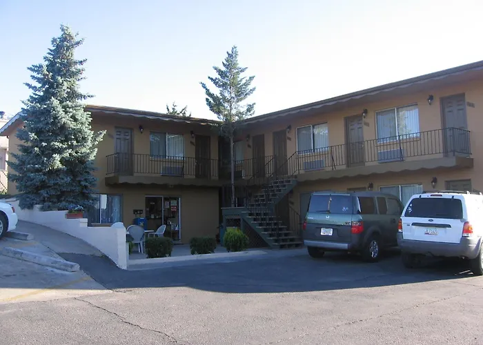 Motels Heritage House