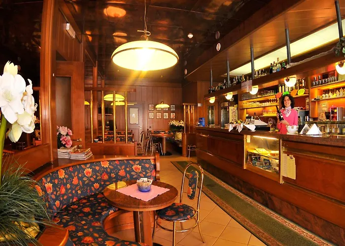 Hotel con piscina: Albergo Due Spade