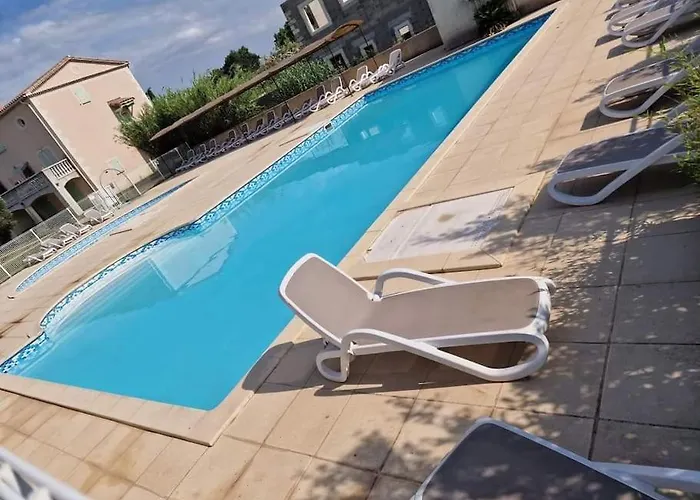Lou Olivie, appartement climatisé avec piscine aux pieds Alpilles